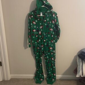 The Children's Place Green Holiday Print Footie